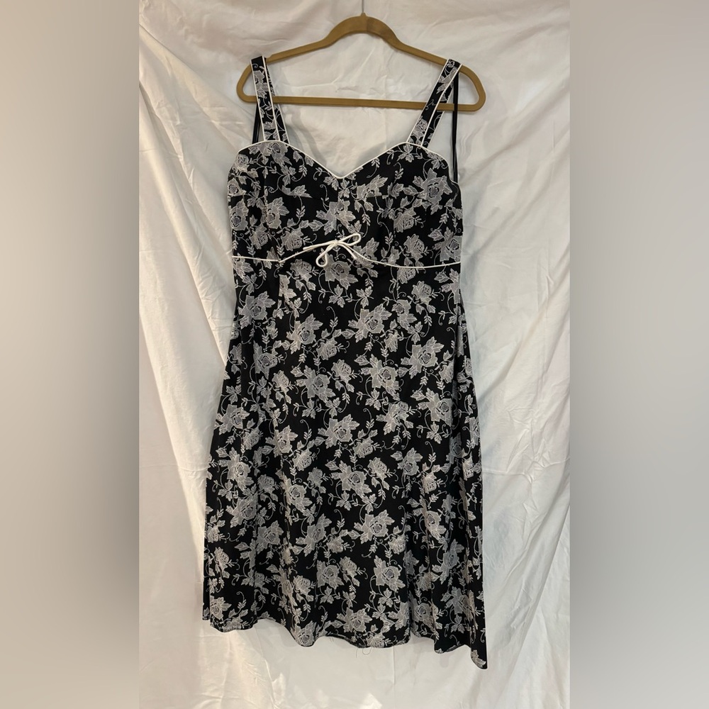 Sweetheart neckline floral sundress